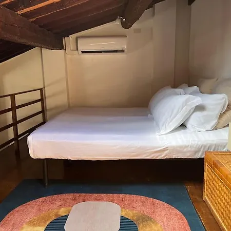 Bright Flat By Arno River, Walk Everywhere-2
